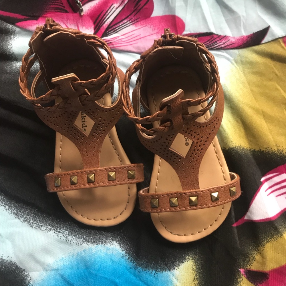 Kids gladiator sandals